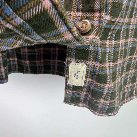 L.L. Bean Flannel Shirt Women’s Large 100% Cotton Green Plaid Button Down - Picture 4 of 7